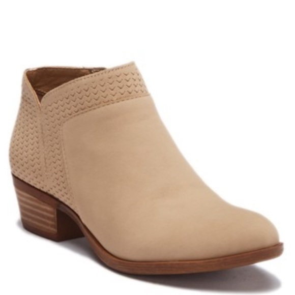 NWT Lucky Brand Brintly Beige Suede Bootie 7 - Picture 2 of 7
